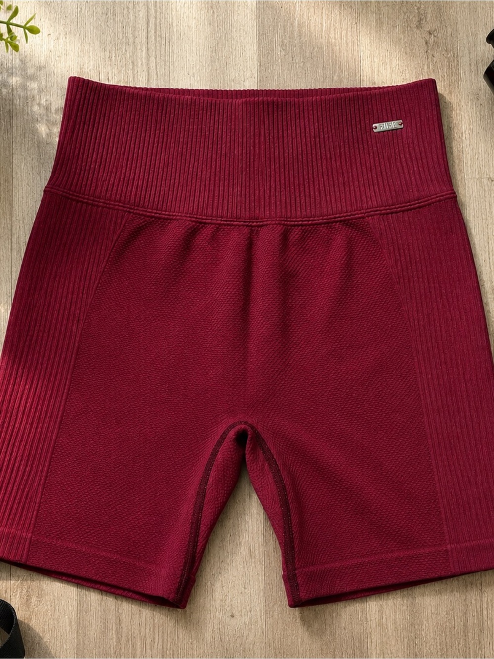 PINK Active Burgundy High Rise Bike Shorts – Women’s Small – Athletic/Athleisure